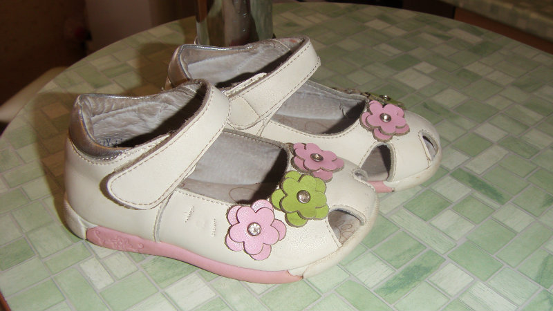 Продам: туфельки для девочки