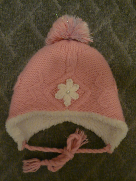 Продам: Зимнюю шапку с шарфом для девочки