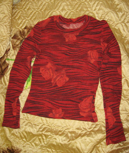 Продам: Красный свитер