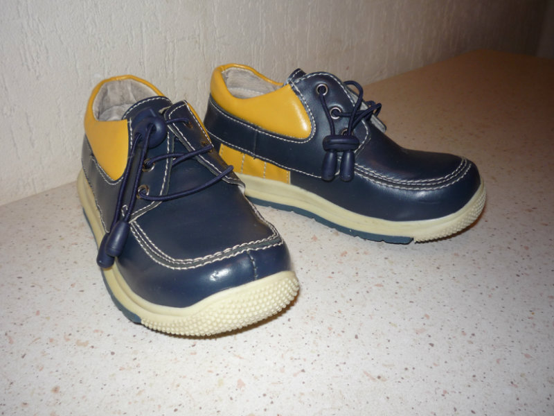 Продам: новые ботинки на мальчика