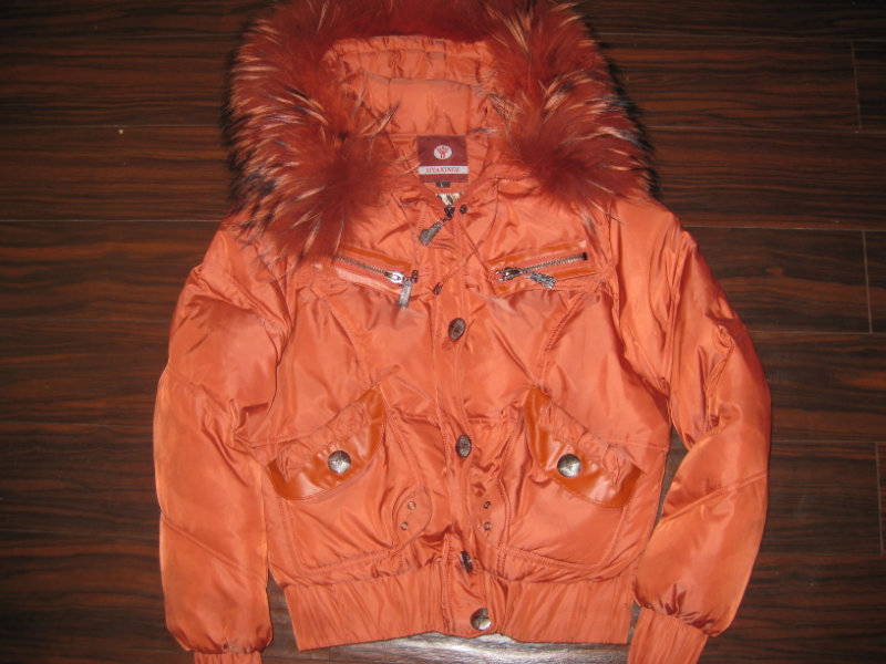 Продам: Куртку женскую зимнюю