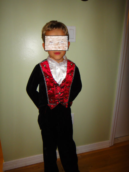 Продам: детский костюм на мальчика 5-7 let