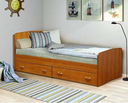 Продам: Кровать с выкатными внутренними ящиками
