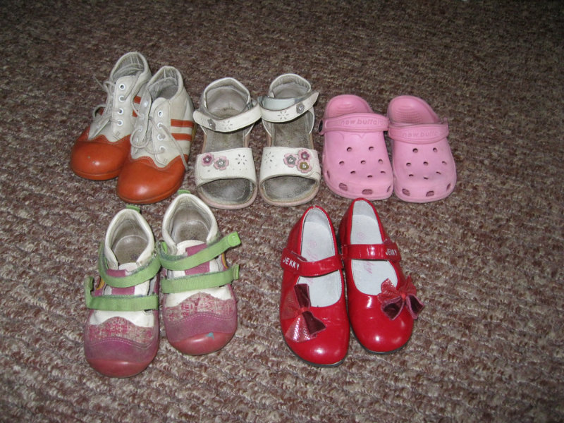 Продам: Обувь на девочку 1-2 года