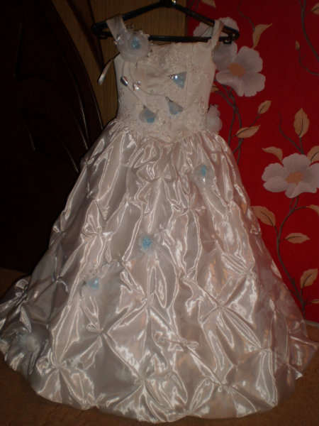 Продам: Платье невесты на девочку