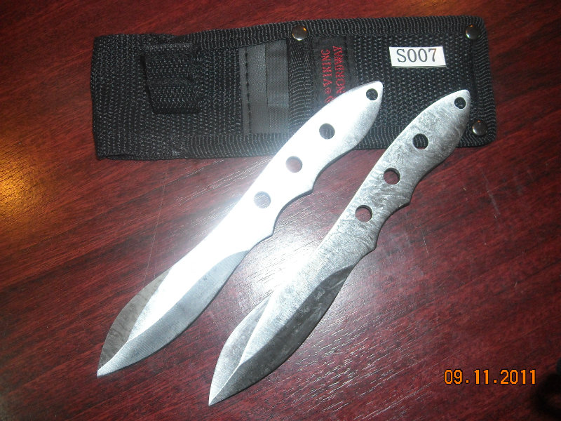 Продам: Комплект ножей метательных S007