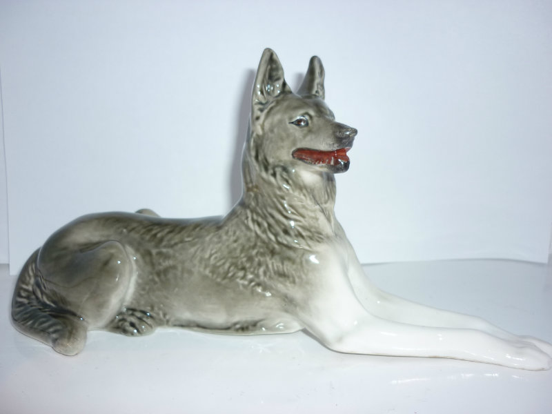 Продам: статуэтка собаку фарфор
