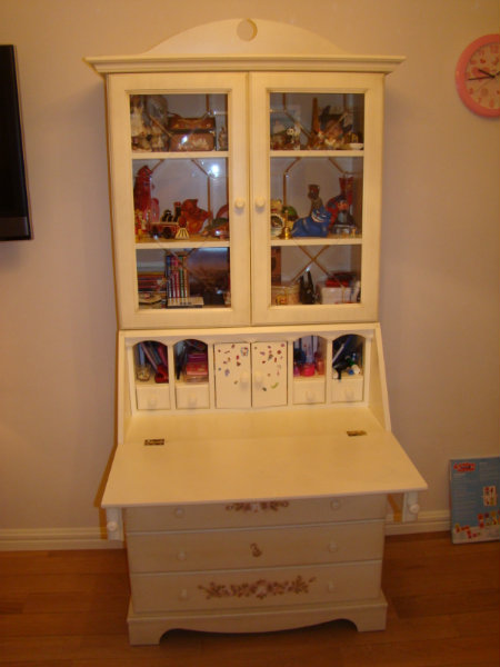 Продам: Продаю комплект  детской мебели