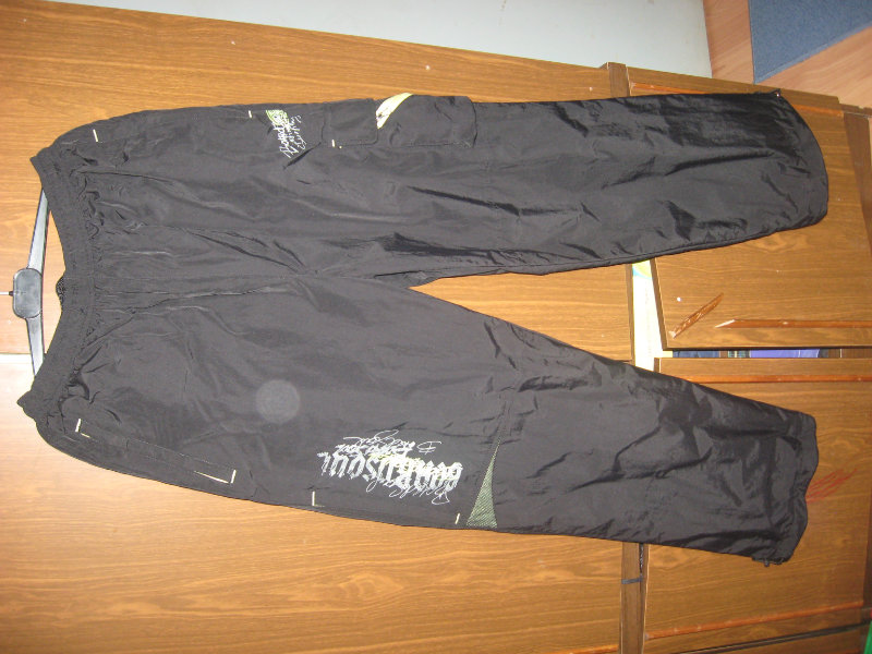 Продам: новые зимние спортивные штаны на флисе