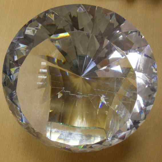 Продам: Хрустальный кристалл 12 см. украсит