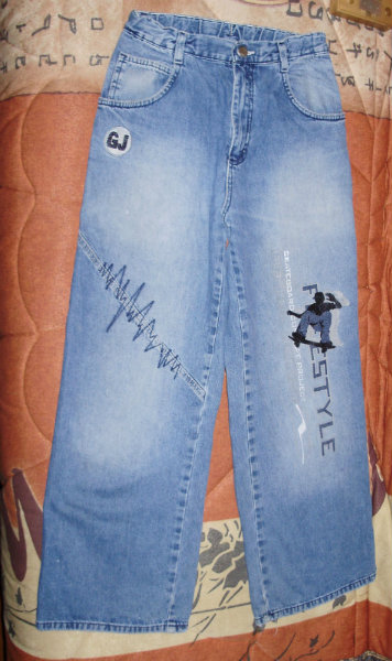 Продам: джинсы 10-12лет