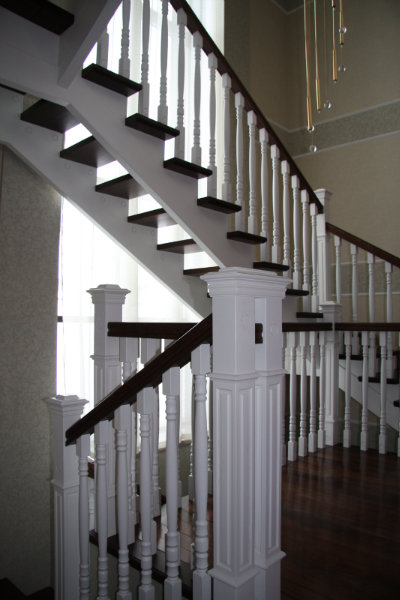 Продам: деревянные лестницы