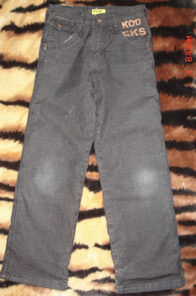 Продам: джинсы новые на флисе чёрные на 9-10 лет