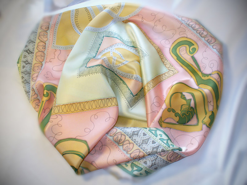 Продам: Шелковые платочки и шарфики