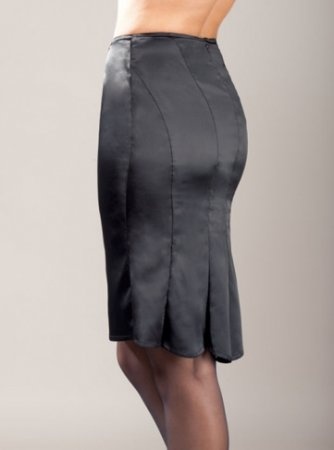 Продам: Новую атласную юбку