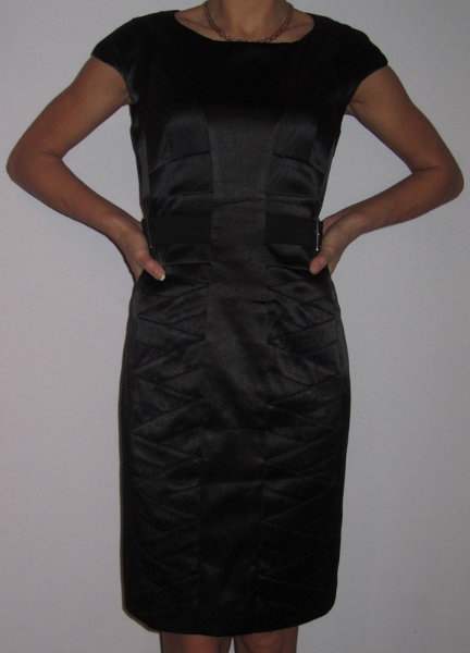 Продам: Платье Karen Millen 42,44 черное