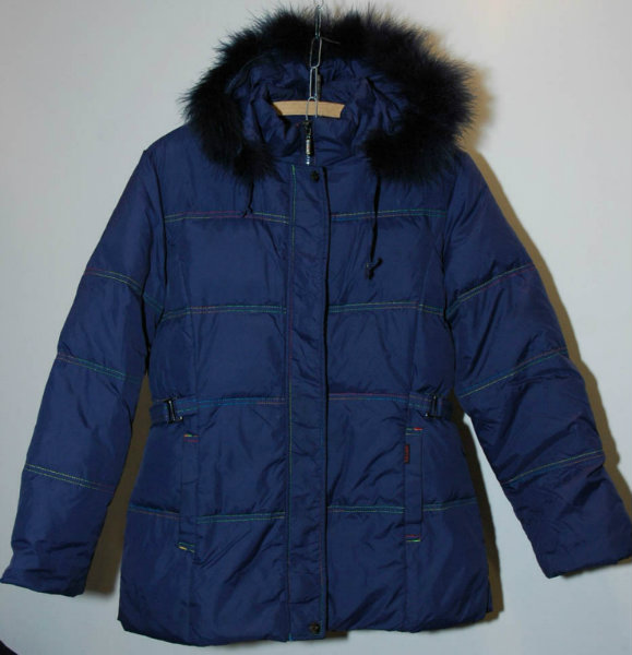 Продам: Новую осеннюю куртку для девочки