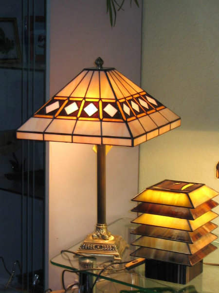 Продам: витражные светильники, лампы