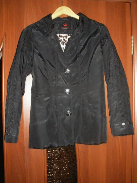 Продам: куртку женскую весна-осень