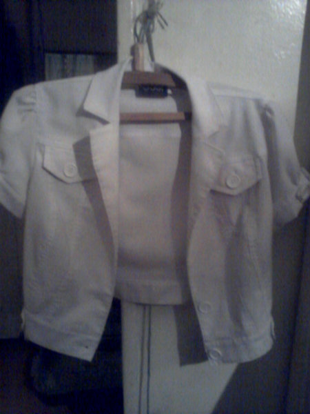 Продам: белый укороченный пиджак для леди