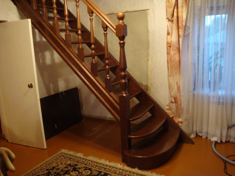 Продам: лестницы межэтажные из дерева  и металла