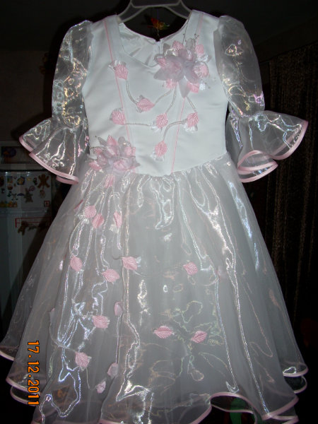 Продам: нарядное платье