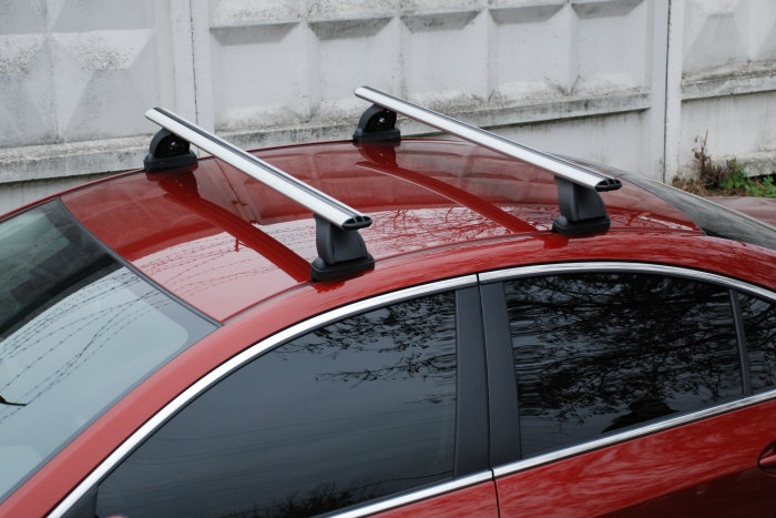 Продам: Багажник на Mazda 3 (в штатные места)