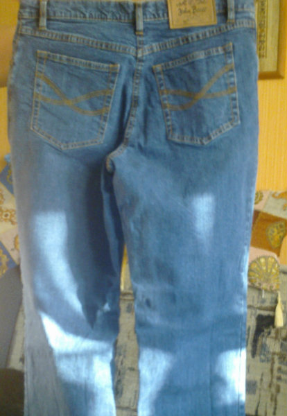 Продам: джинсы р-р 48