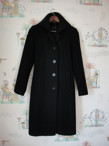 Продам: Классическое Пальто Черного цвета