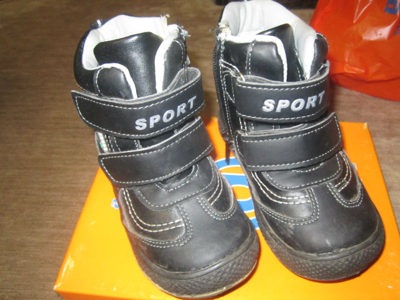 Продам: детская обувь