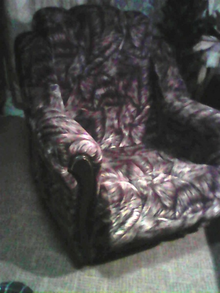 Продам: Кресло мягкое  велюровое