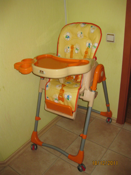 Продам: Детский стул для кормления Twinny