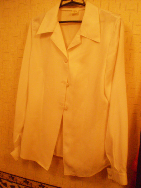 Продам: Белая блузка