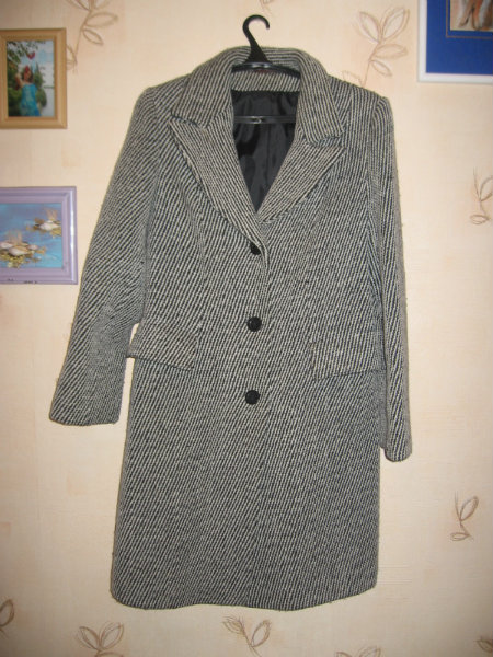 Продам: Женское пальто 48-50 размера