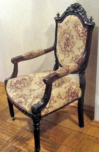 Продам: Два антикварных кресла