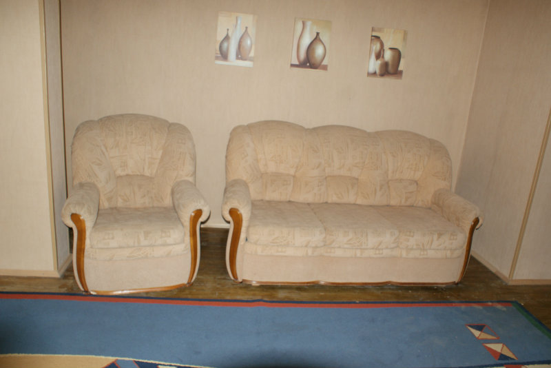 Продам: Диван,2 кресла и угловой диван.