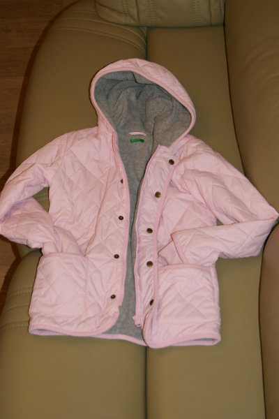 Продам: Детская куртка Benetton на дев.8-10 лет