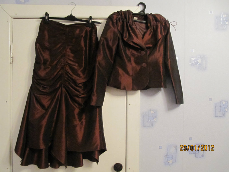 Продам: женский костюм (юбка и пиджак)