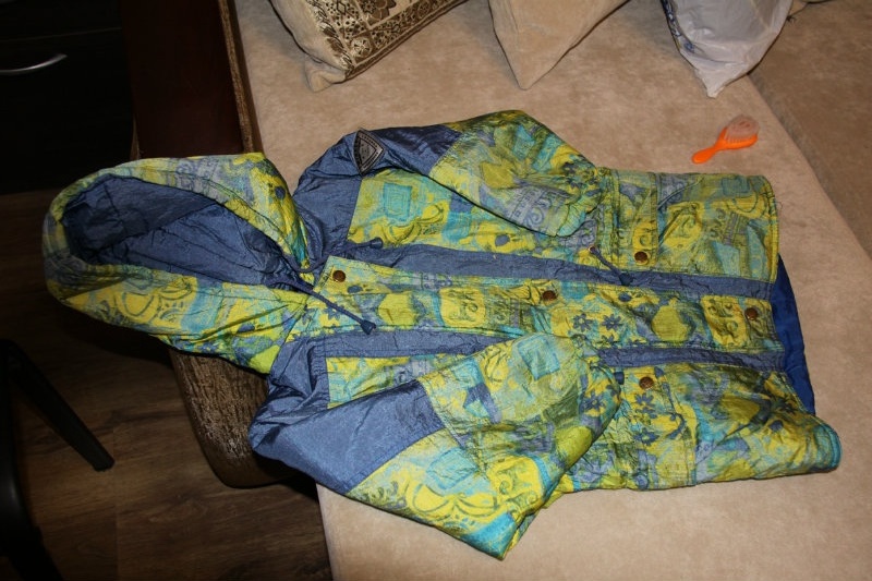 Продам: куртка весна-осень для девочки 8-10 лет