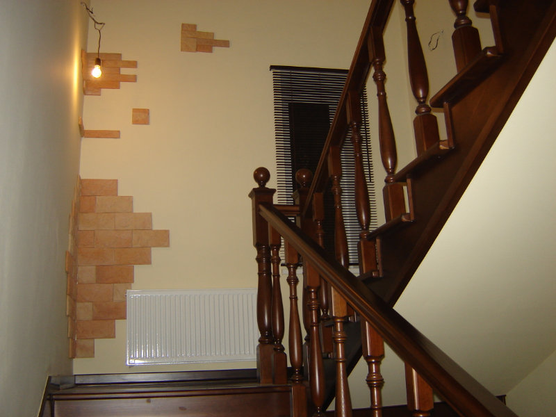 Продам: Изготовление деревянных лестниц.