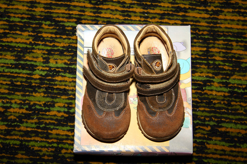 Продам: Ботинки осенние для мальчика