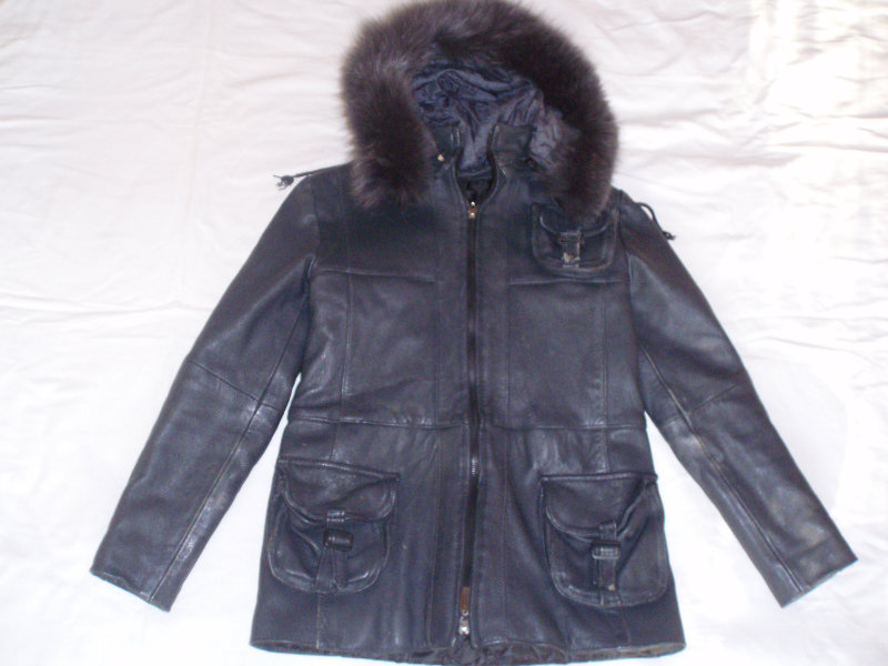 Продам: куртка кожаная размер 36