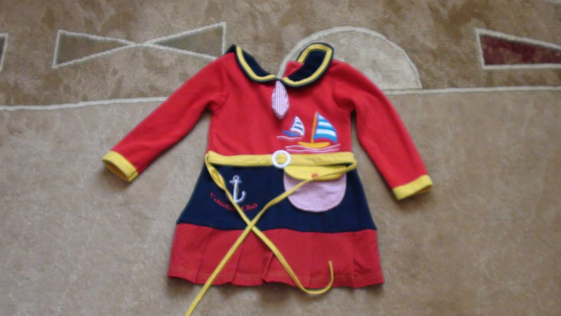 Продам: Трикотажное платье на девочку 3-4 лет