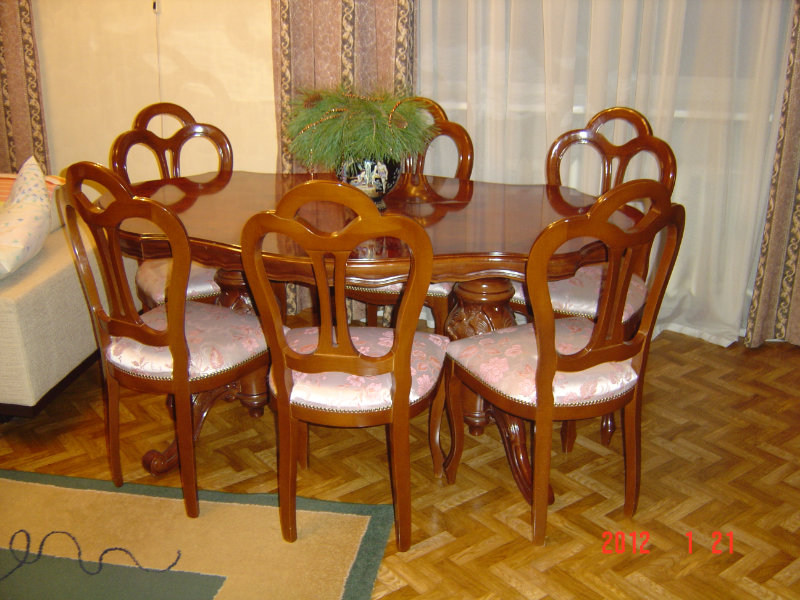 Кухонный стол стулья б у. Стол и стулья для кухни даром. Столы и стульчики даром. Столы и стулья от частных лиц.