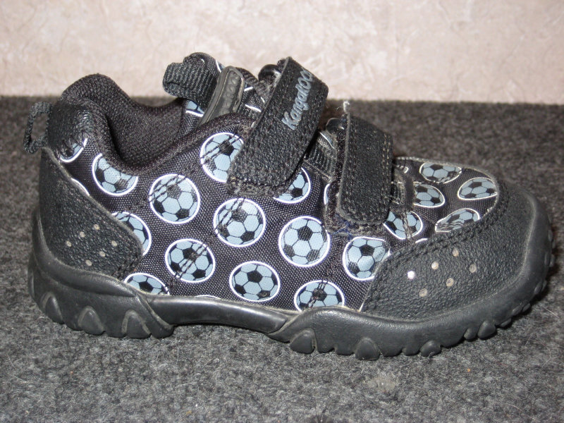 Продам: Лёгкие ботиночки KangaROOS р-р24
