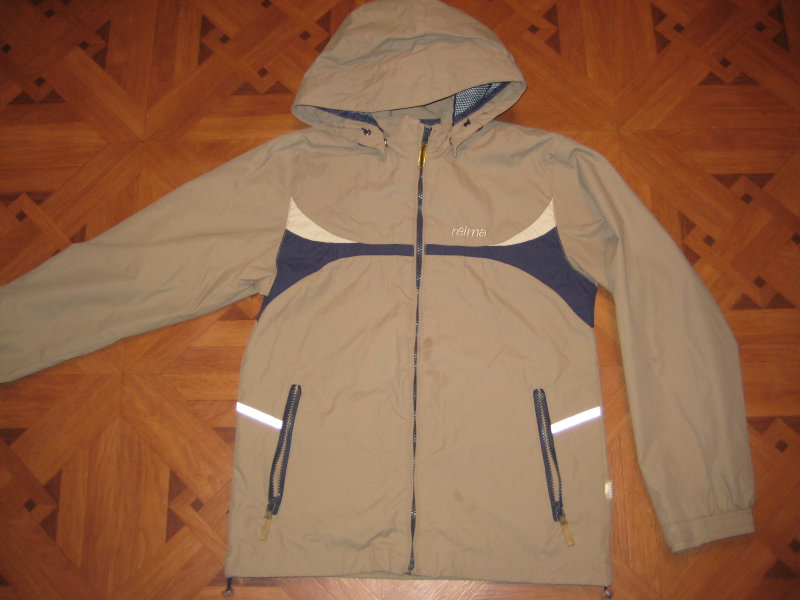 Продам: REIMA лёгкая куртка на мальчика р.150