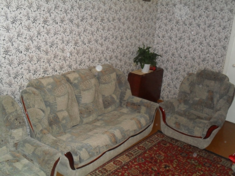 Продам: Раскладывающиеся диван и два кресла