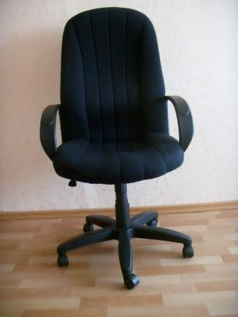 Продам: Компьютерный стол+кресло