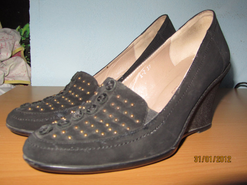 Продам: Удобные,мягкие туфли на скале ,36 размер