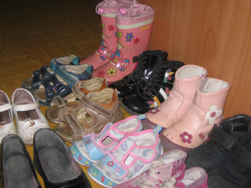 Продам: детская обувь 21-25 разм.
